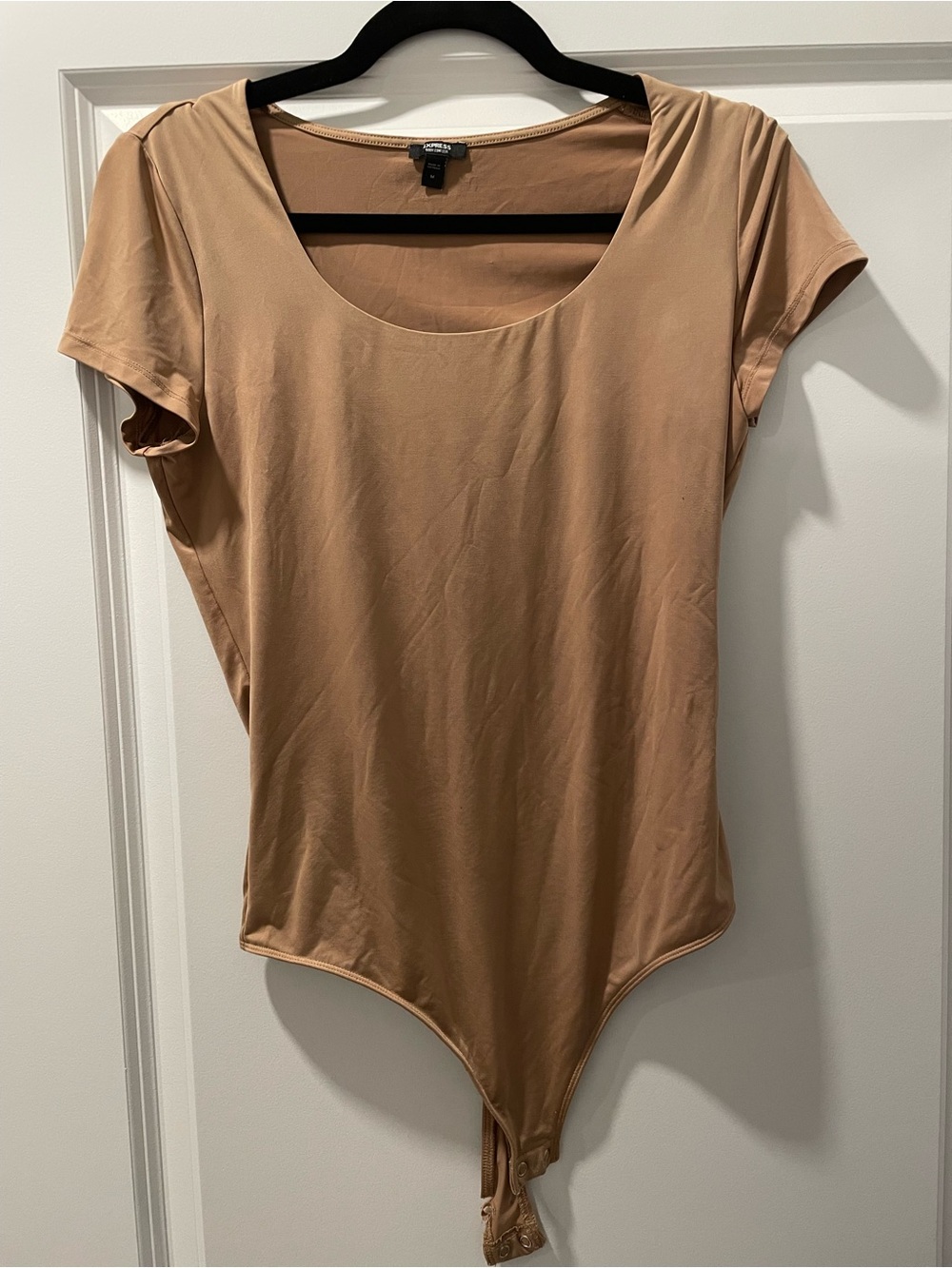 Express Scoop-Neck Short-Sleeve Bodysuit in Tan